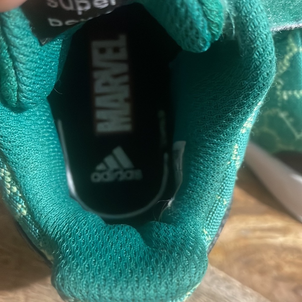 ADIDAS MARVEL RAPIDRUN HULK AVENGERS SHOES SNEAKER Sz 5 kids toddlers 5K - Picture 6 of 7